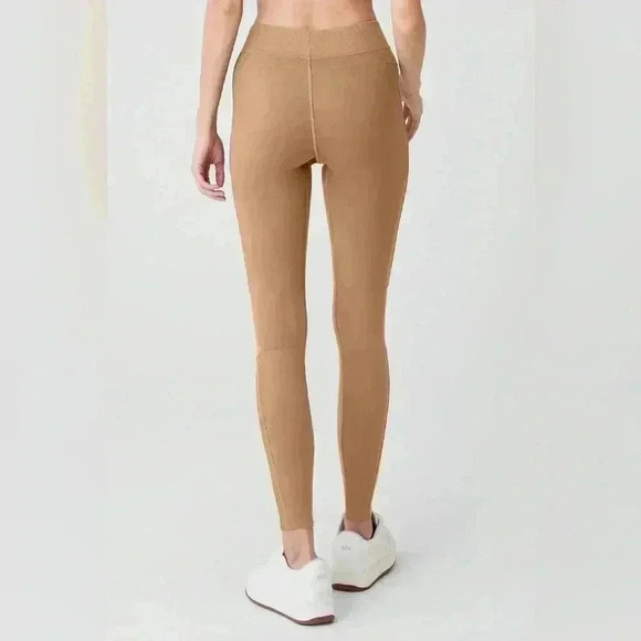 Alo Yoga - ALOSOFT HIGH-WAIST HEAD START LEGGING - Picture 2 of 5